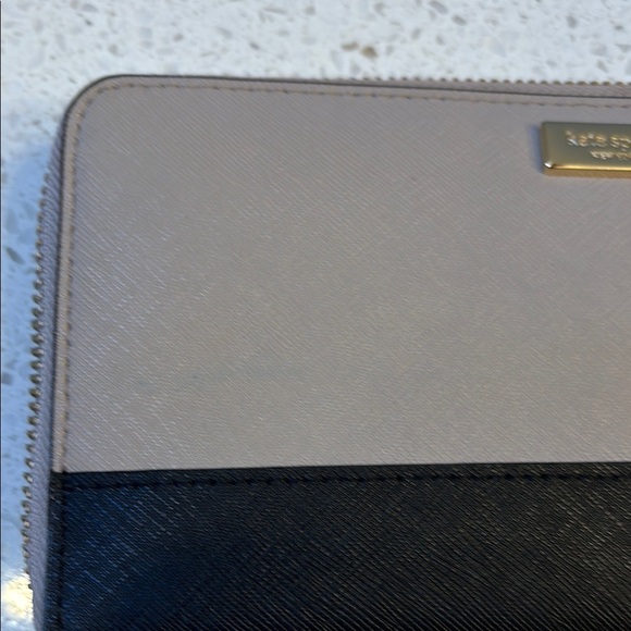 Kate Spade Beige and Black Wallet - Picture 2 of 8